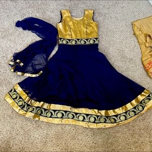 Indian dress with scurf fit small to medium used only once